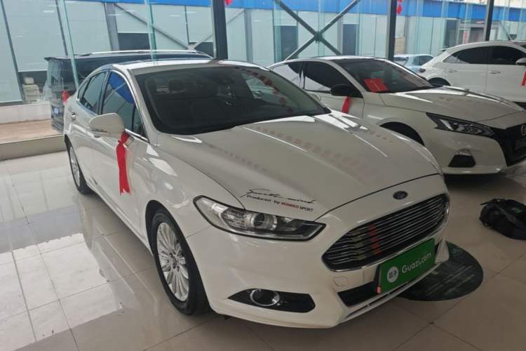 Used Ford Mondeo 2013 2.0L GTDi 200 Fashion Edition Front Right 45 Deg