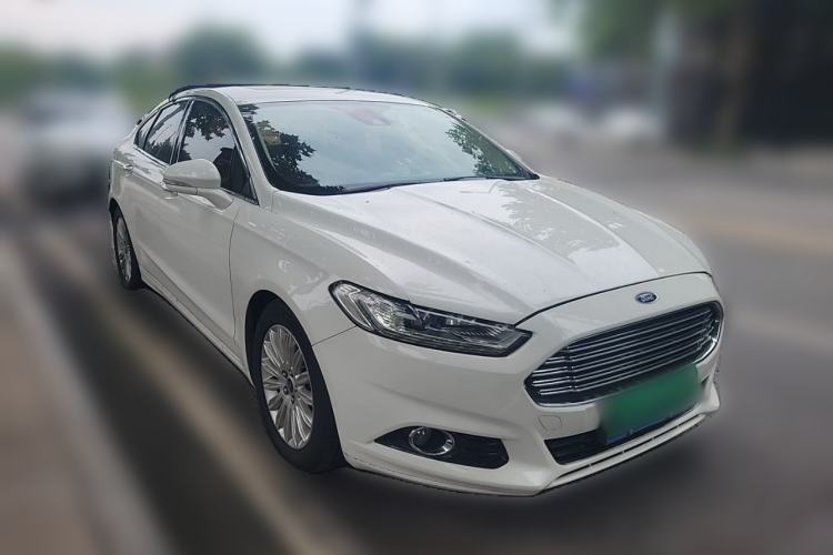 Used Ford Mondeo 2013 2.0L GTDi 200 Fashion Edition Front Right 45 Deg