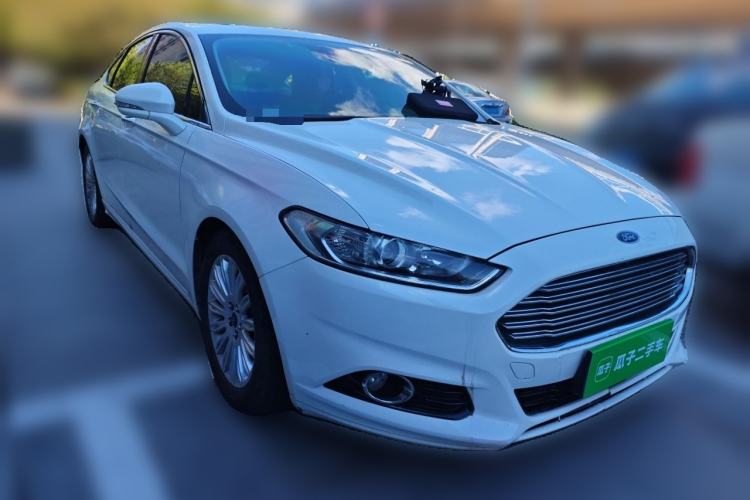 Used Ford Mondeo 2013 2.0L GTDi 200 Fashion Edition Front Right 45 Deg