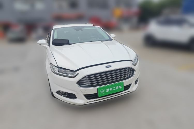 Used Ford Mondeo 2013 2.0L GTDi 200 Luxury Model Front Right 45 Deg