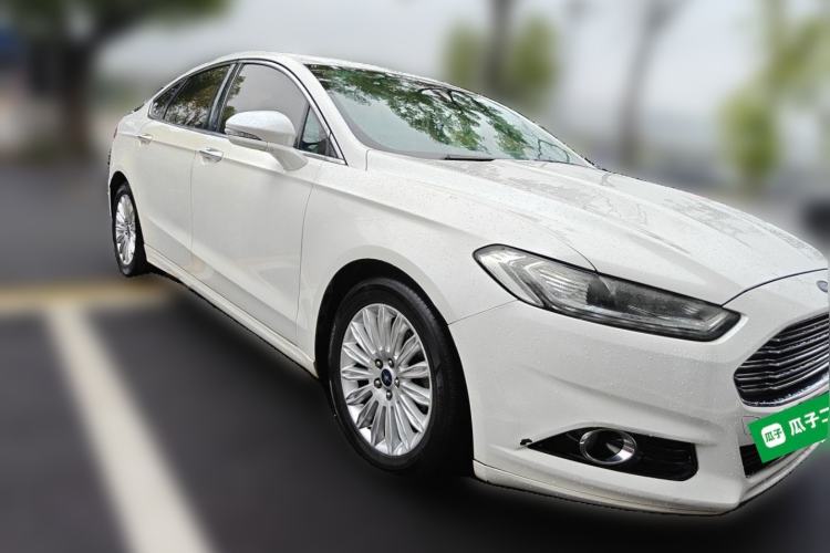 Used Ford Mondeo 2013 2.0L GTDi 200 Fashion Edition Front Right 45 Deg