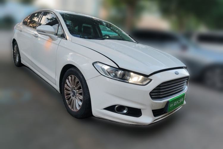 Used Ford Mondeo 2013 2.0L GTDi 200 Fashion Edition Front Right 45 Deg