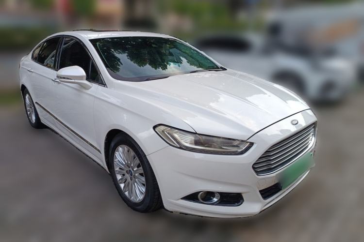 Used Ford Mondeo 2013 2.0L GTDi 200 Fashion Edition Front Right 45 Deg