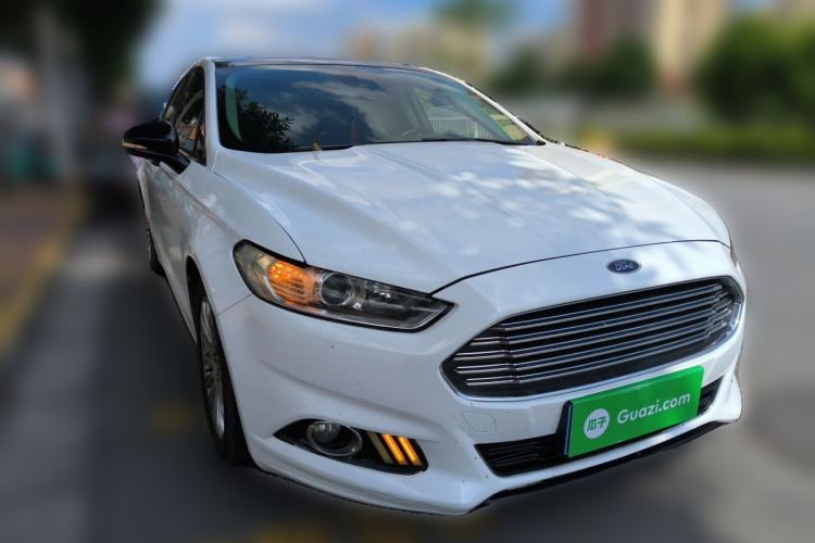 Used Ford Mondeo 2013 2.0L GTDi 200 Fashion Edition Front Right 45 Deg