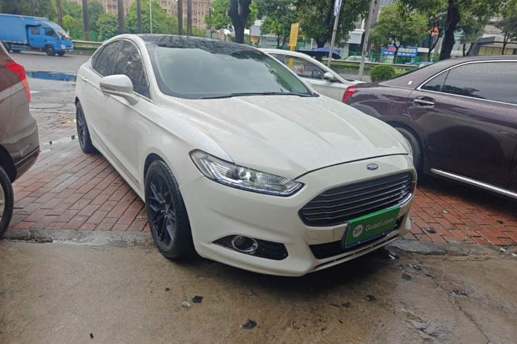 Used Ford Mondeo 2013 2.0L GTDi 200 Fashion Edition Front Right 45 Deg