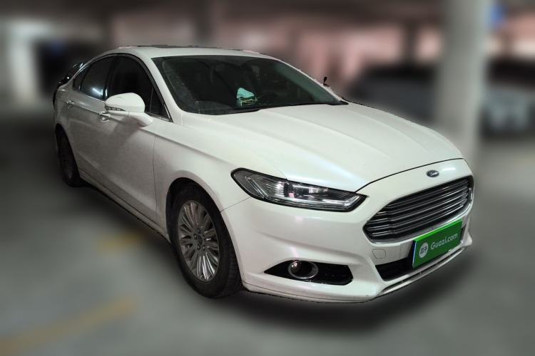 Used Ford Mondeo 2013 2.0L GTDi 200 Luxury Model Front Right 45 Deg