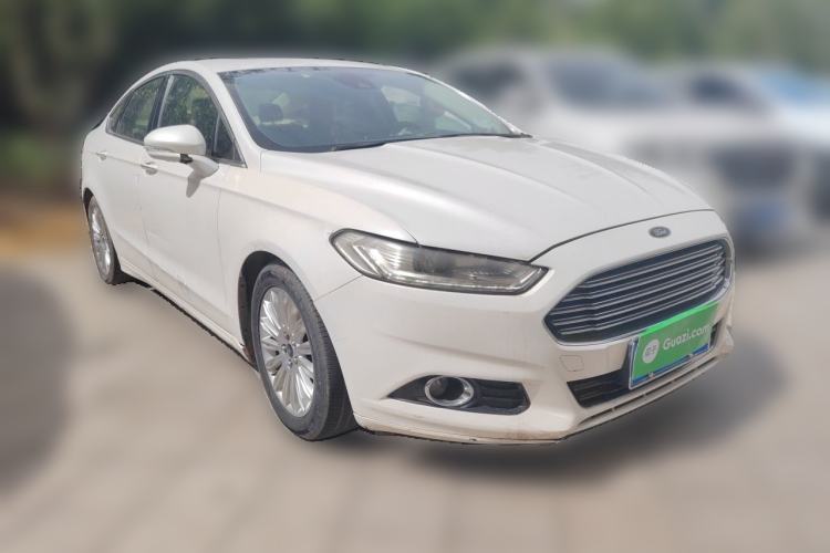 Used Ford Mondeo 2013 2.0L GTDi 200 Luxury Model Front Right 45 Deg