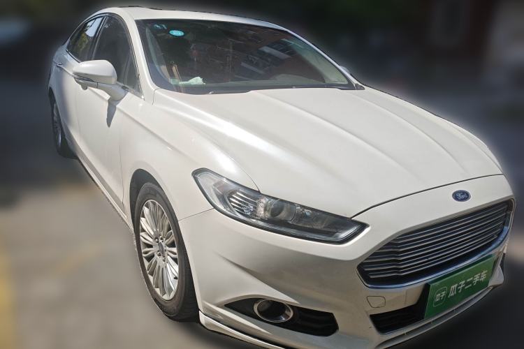 Used Ford Mondeo 2013 2.0L GTDi 200 Fashion Edition Front Right 45 Deg