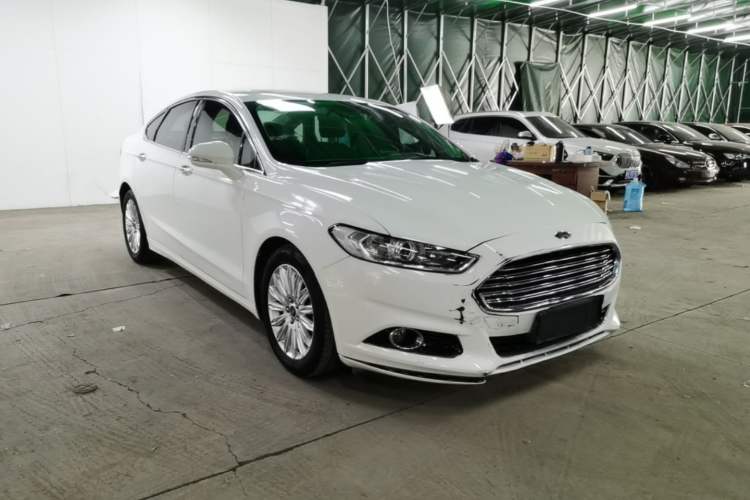 Used Ford Mondeo 2013 2.0L GTDi 200 Fashion Edition Front Right 45 Deg