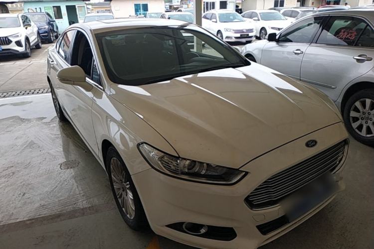 Used Ford Mondeo 2013 2.0L GTDi 200 Fashion Edition Front Right 45 Deg