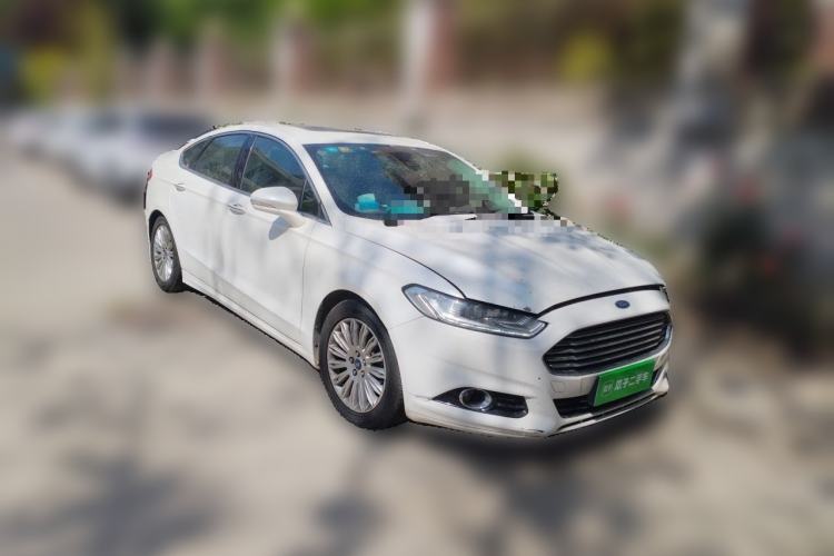 Used Ford Mondeo 2013 2.0L GTDi 200 Luxury Model Front Right 45 Deg