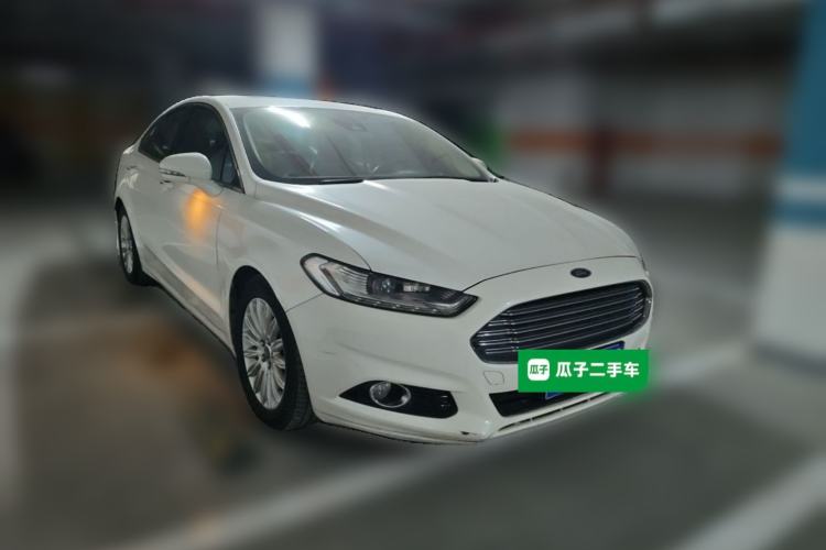 Used Ford Mondeo 2013 2.0L GTDi 200 Luxury Model Front Right 45 Deg