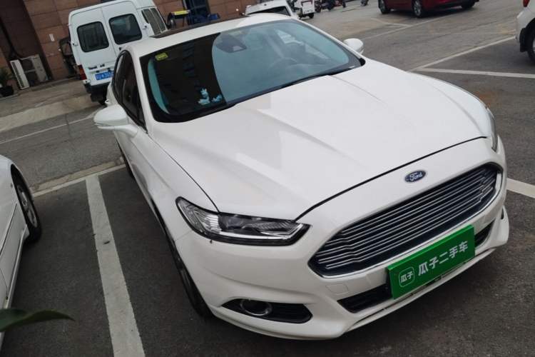 Used Ford Mondeo 2013 2.0L GTDi240 Luxury Sport Model Front Right 45 Deg