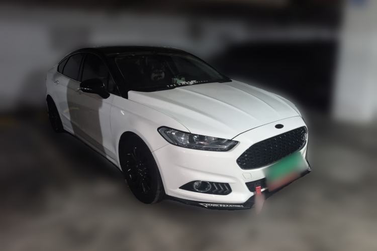 Used Ford Mondeo 2013 2.0L GTDi 200 Fashion Edition Front Right 45 Deg