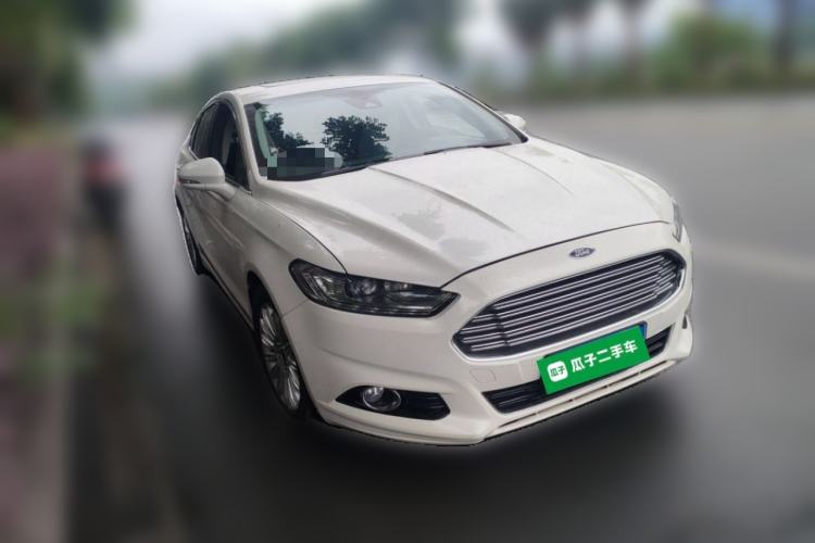 Used Ford Mondeo 2013 2.0L GTDi 200 Luxury Model Front Right 45 Deg