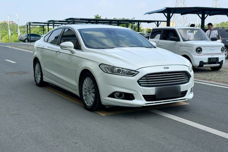 Used Ford Mondeo 2013 2.0L GTDi 200 Fashion Edition Front Right 45 Deg
