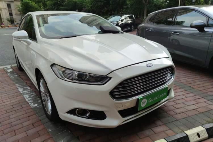 Used Ford Mondeo 2013 2.0L GTDi 200 Fashion Edition Front Right 45 Deg