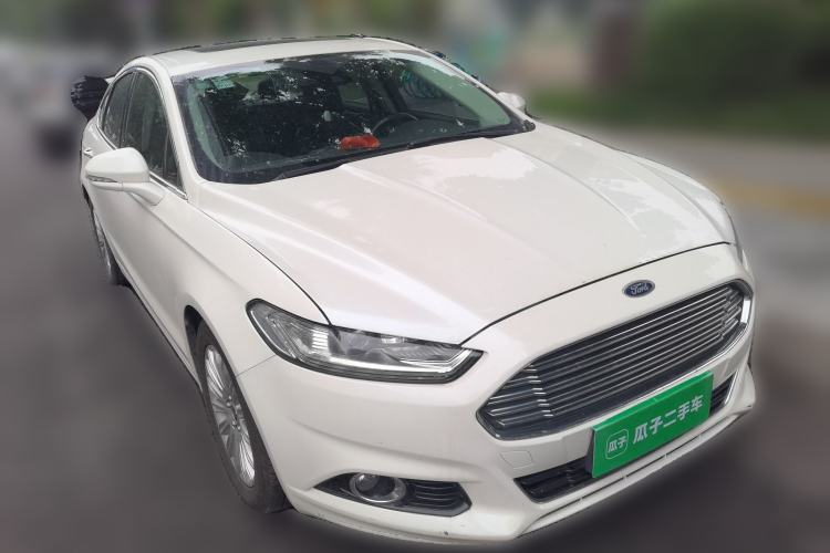 Used Ford Mondeo 2013 2.0L GTDi 200 Luxury Model Front Right 45 Deg