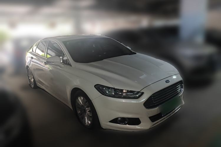 Used Ford Mondeo 2013 2.0L GTDi 200 Luxury Model Front Right 45 Deg