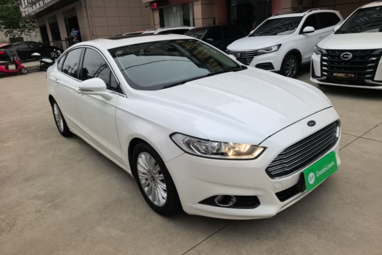 Used Ford Mondeo 2013 2.0L GTDi 200 Fashion Edition Front Right 45 Deg