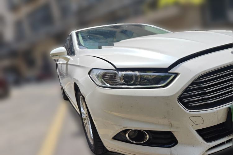 Used Ford Mondeo 2013 2.0L GTDi 200 Fashion Edition Front Right 45 Deg