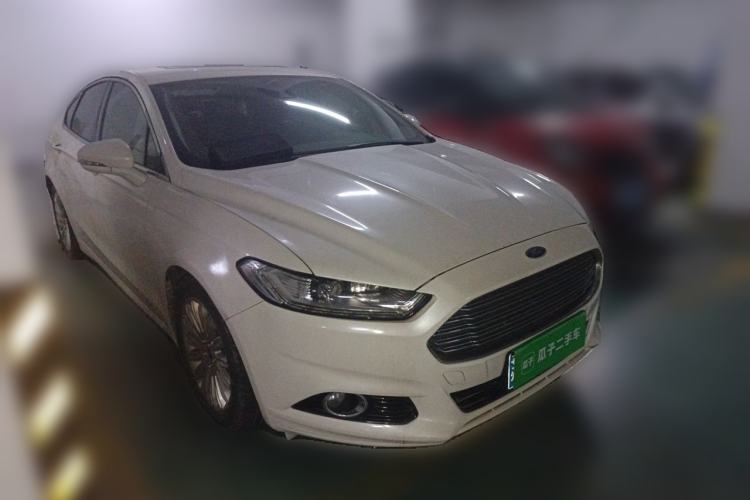 Used Ford Mondeo 2013 2.0L GTDi 200 Luxury Model Front Right 45 Deg