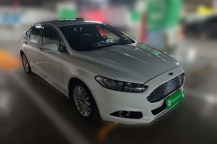 Used Ford Mondeo 2013 2.0L GTDi 200 Luxury Model Front Right 45 Deg