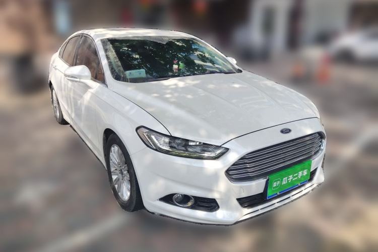 Used Ford Mondeo 2013 2.0L GTDi 200 Luxury Model Front Right 45 Deg