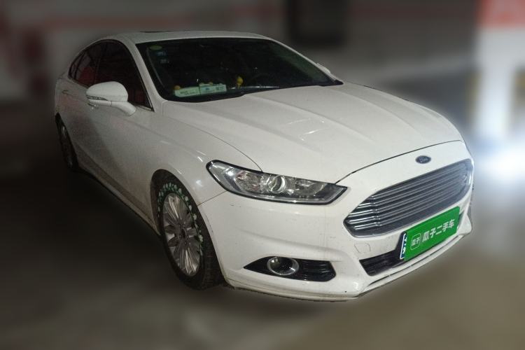 Used Ford Mondeo 2013 2.0L GTDi 200 Fashion Edition Front Right 45 Deg
