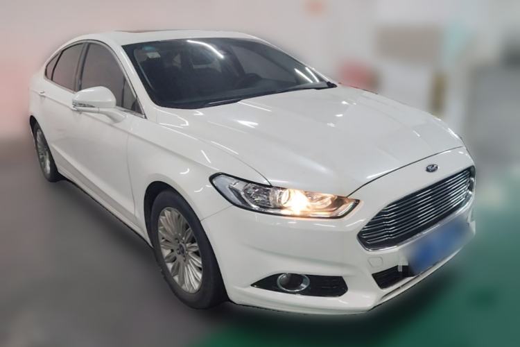 Used Ford Mondeo 2013 2.0L GTDi 200 Fashion Edition Front Right 45 Deg