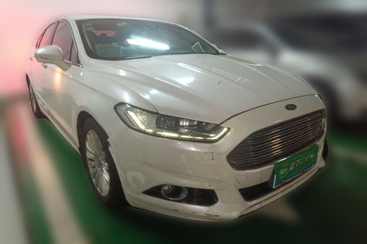 Used Ford Mondeo 2013 2.0L GTDi 200 Luxury Model Front Right 45 Deg