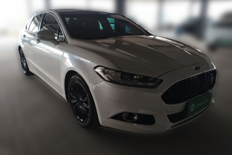 Used Ford Mondeo 2013 2.0L GTDi 200 Luxury Model Front Right 45 Deg