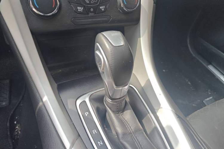 Used Ford Mondeo 2013 1.5L GTDi180 Fashion Edition Gear Lever