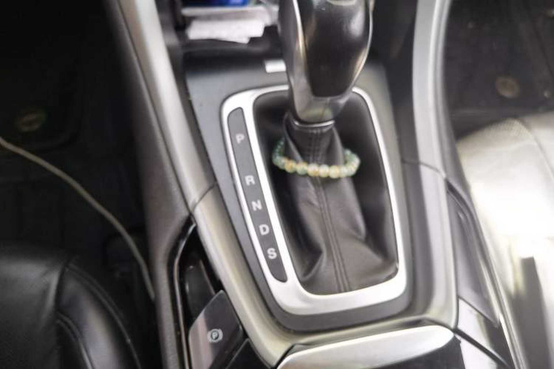 Used Ford Mondeo 2013 2.0L GTDi240 Luxury Sport Model Gear Lever