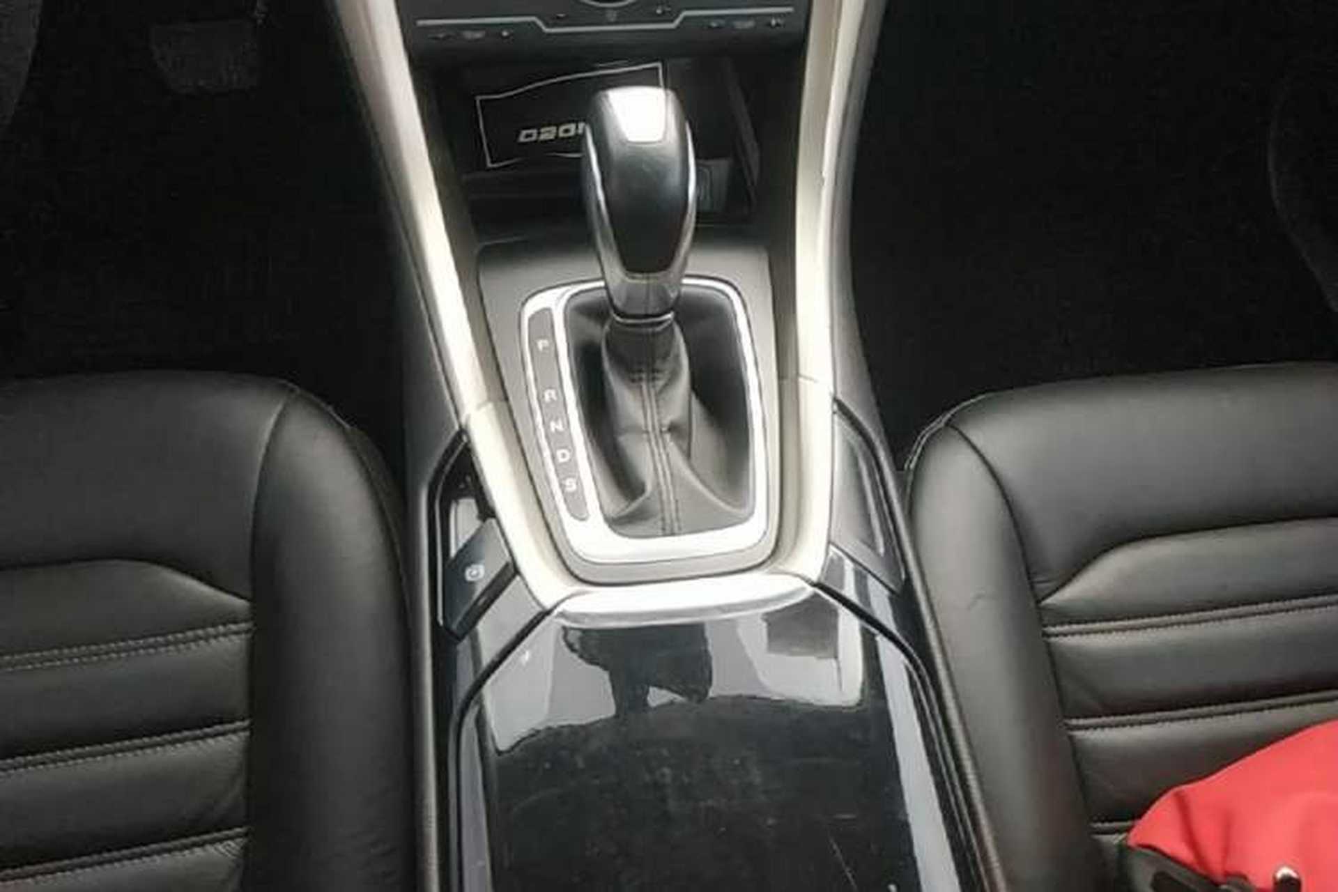 Used Ford Mondeo 2013 2.0L GTDi 200 Fashion Edition Gear Lever