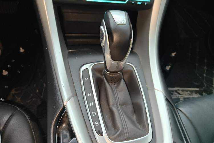 Used Ford Mondeo 2013 1.5L GTDi180 Fashion Edition Gear Lever