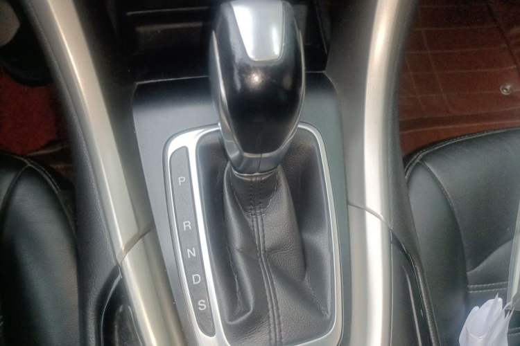 Used Ford Mondeo 2013 2.0L GTDi 200 Fashion Edition Gear Lever