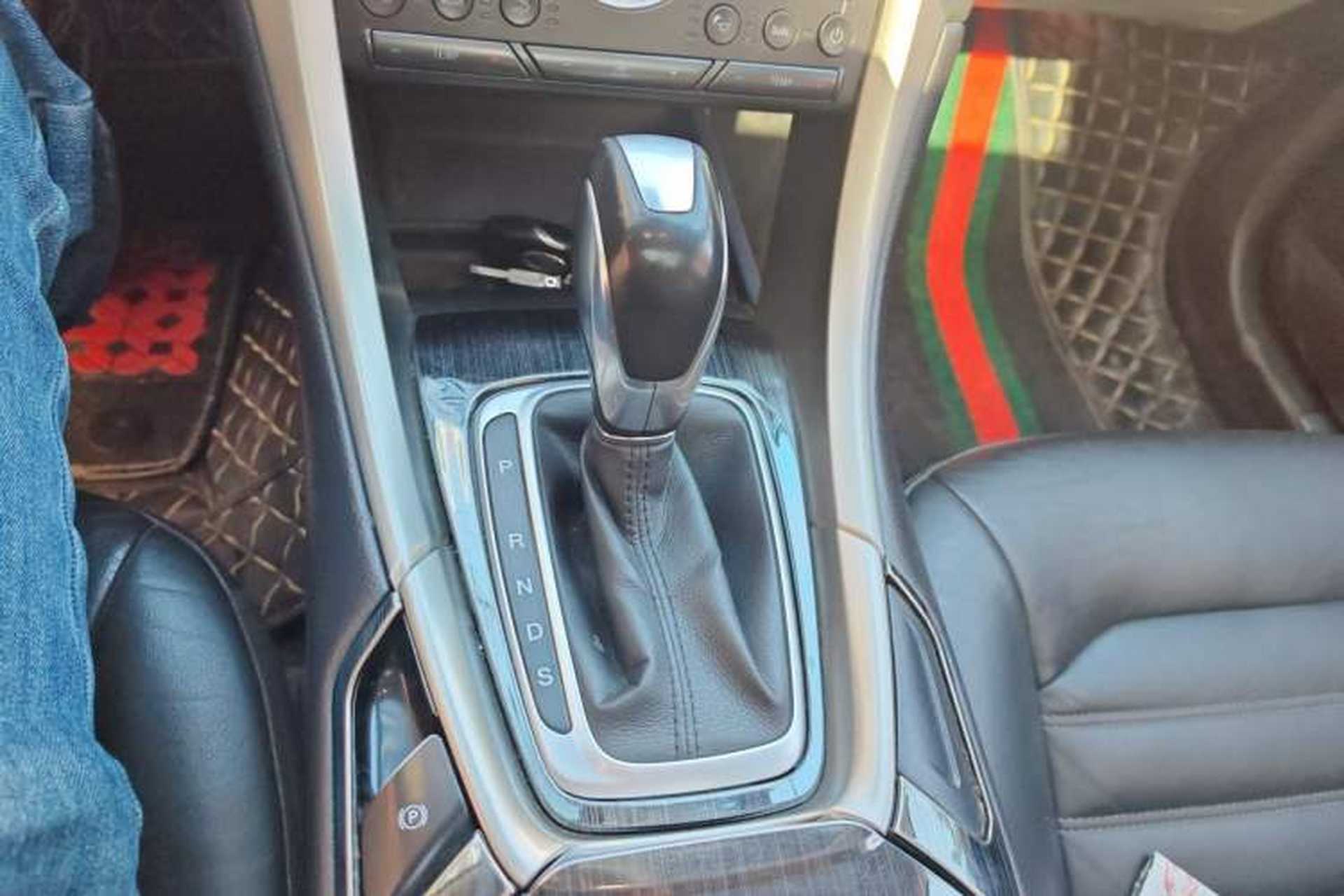 Used Ford Mondeo 2013 2.0L GTDi 200 Fashion Edition Gear Lever