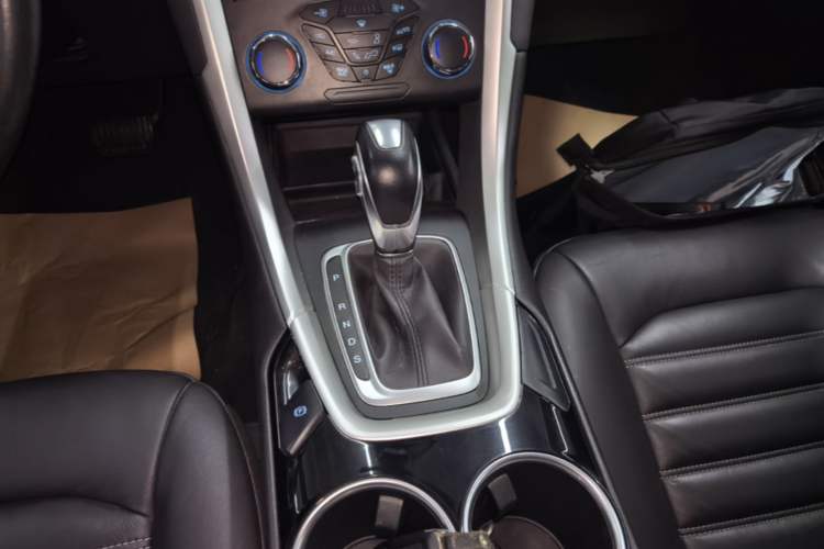 Used Ford Mondeo 2013 1.5L GTDi180 Fashion Edition Gear Lever