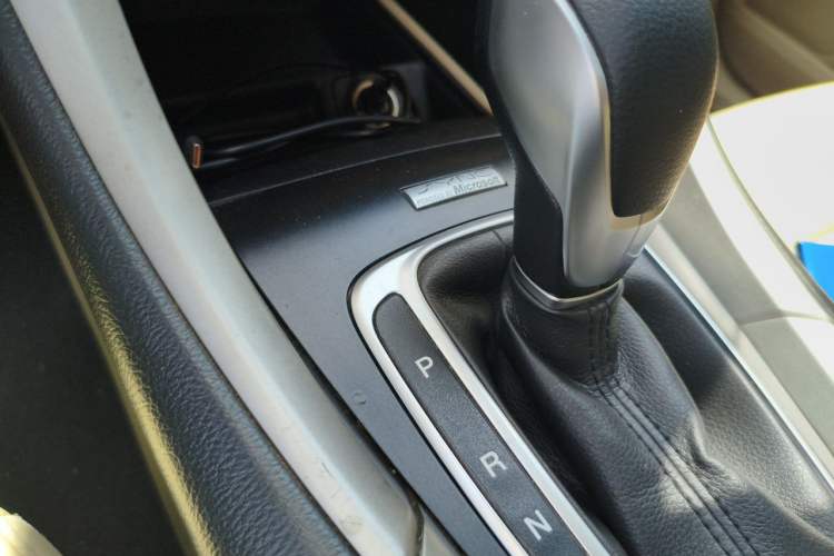 Used Ford Mondeo 2013 2.0L GTDi240 Ultimate Edition Gear Lever