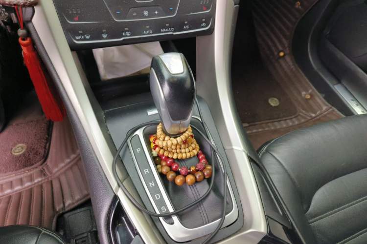 Used Ford Mondeo 2013 2.0L GTDi 200 Luxury Model Gear Lever