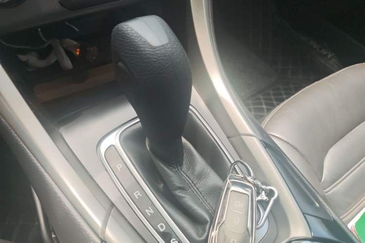 Used Ford Mondeo 2013 2.0L GTDi 200 Fashion Edition Gear Lever