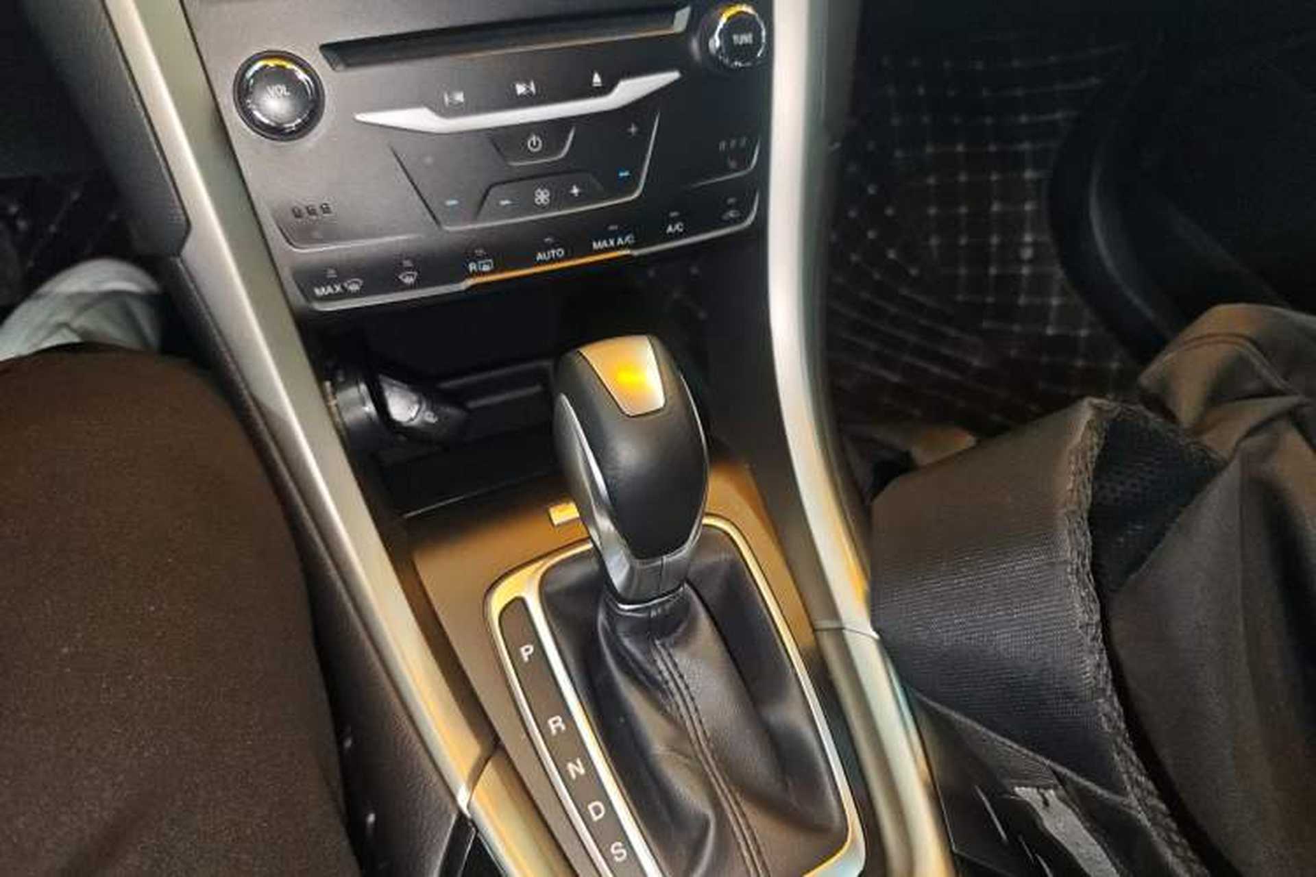 Used Ford Mondeo 2013 2.0L GTDi 200 Luxury Model Gear Lever