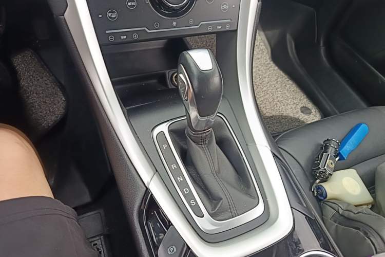 Used Ford Mondeo 2013 1.5L GTDi180 Fashion Edition Gear Lever