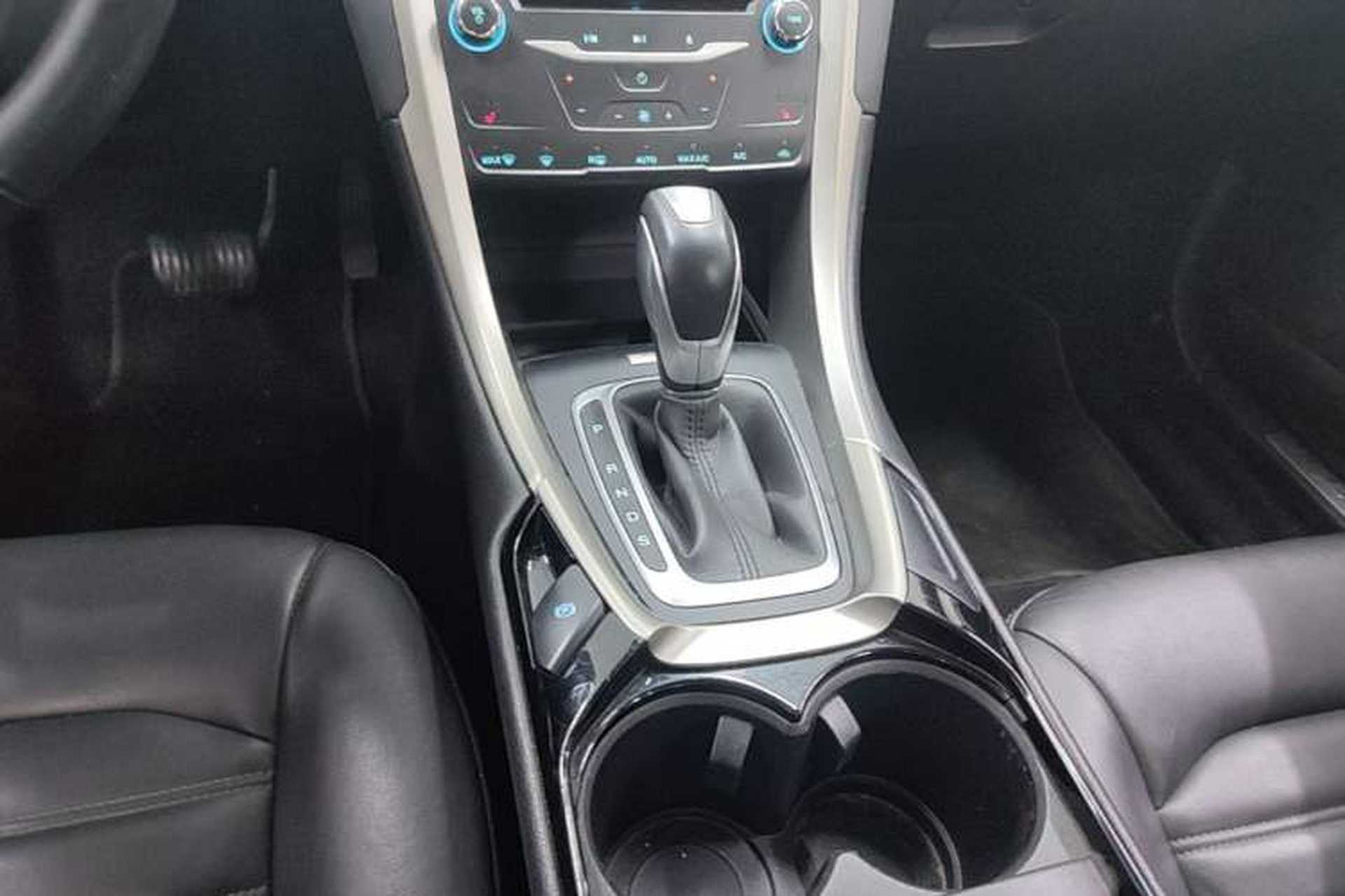 Used Ford Mondeo 2013 2.0L GTDi 200 Luxury Model Gear Lever