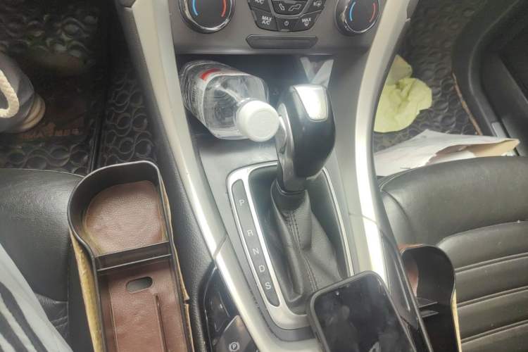 Used Ford Mondeo 2013 1.5L GTDi180 Fashion Edition Gear Lever