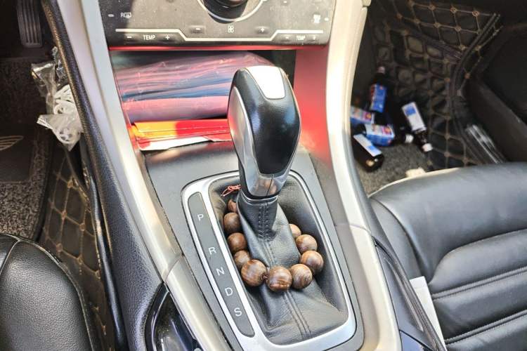 Used Ford Mondeo 2013 2.0L GTDi 200 Fashion Edition Gear Lever
