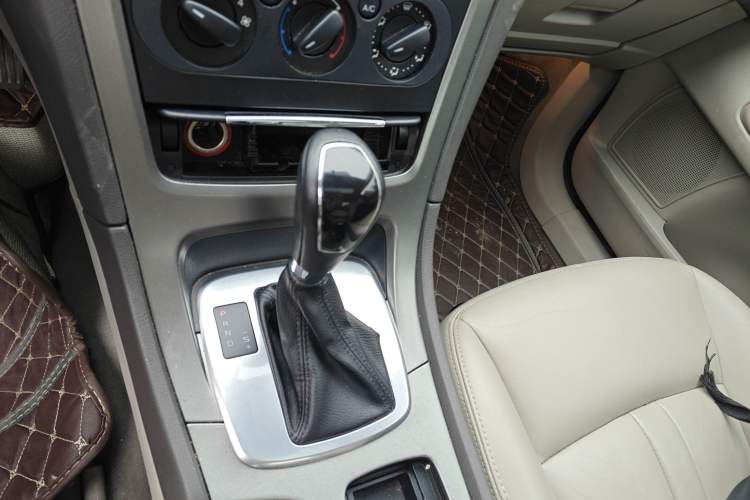 Used Ford Mondeo 2013 2.3L Fashion Edition Gear Lever