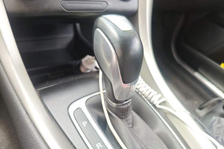 Used Ford Mondeo 2013 2.0L GTDi 200 Fashion Edition Gear Lever