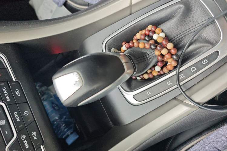 Used Ford Mondeo 2013 2.0L GTDi 200 Luxury Model Gear Lever